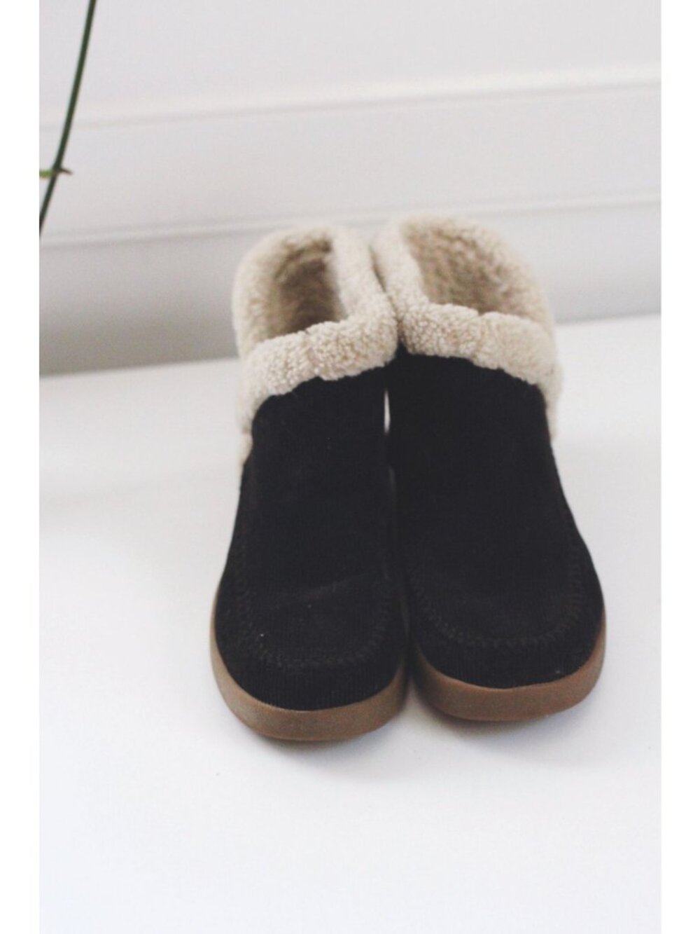 Sanuk Nice Bootah Black Corduroy Slip-On Boots Faux ShearlingRubber Sole Womens - Picture 6 of 8